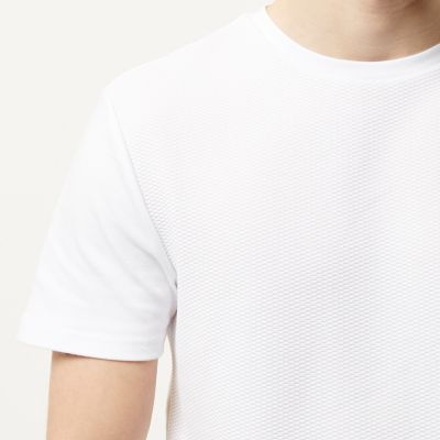 White dotty textured t-shirt